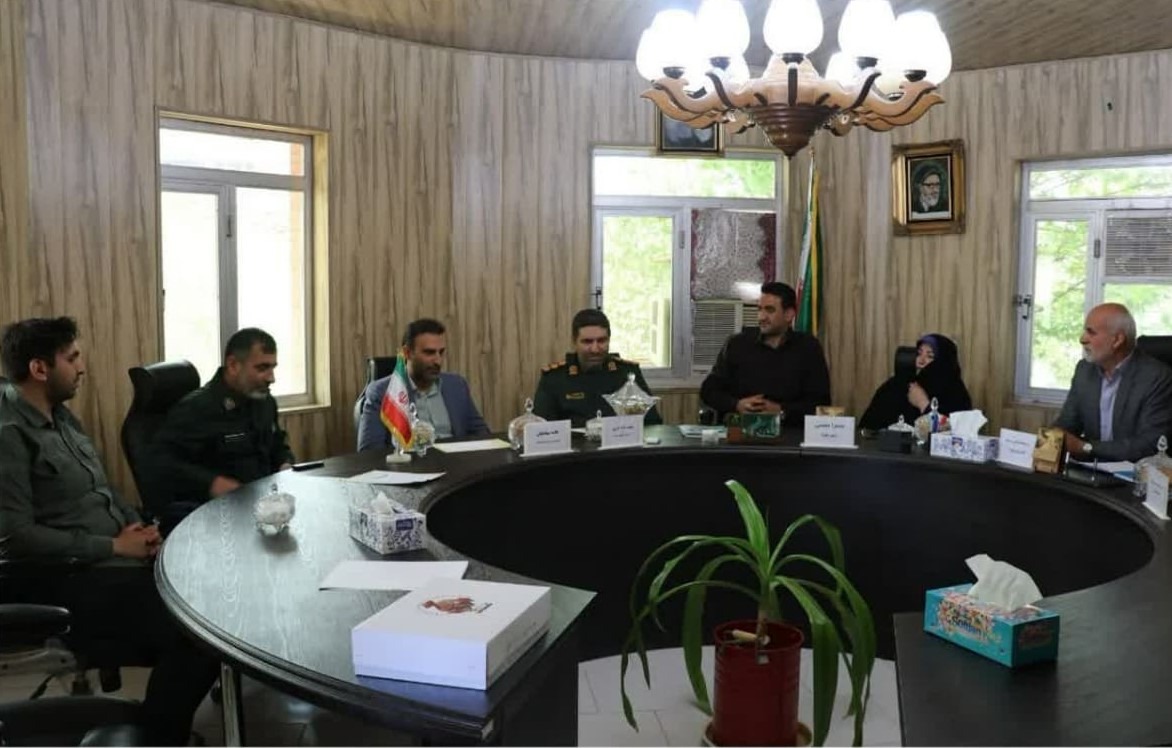 دیدار فرمانده ناحیه امام زمان(عج) با اعضای شورای اسلامی شهر طالقان به مناسبت روز ملی شوراها