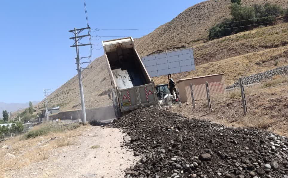 مخلوط ریزی جاده دسترسی جزن – جبرئیل‌آباد