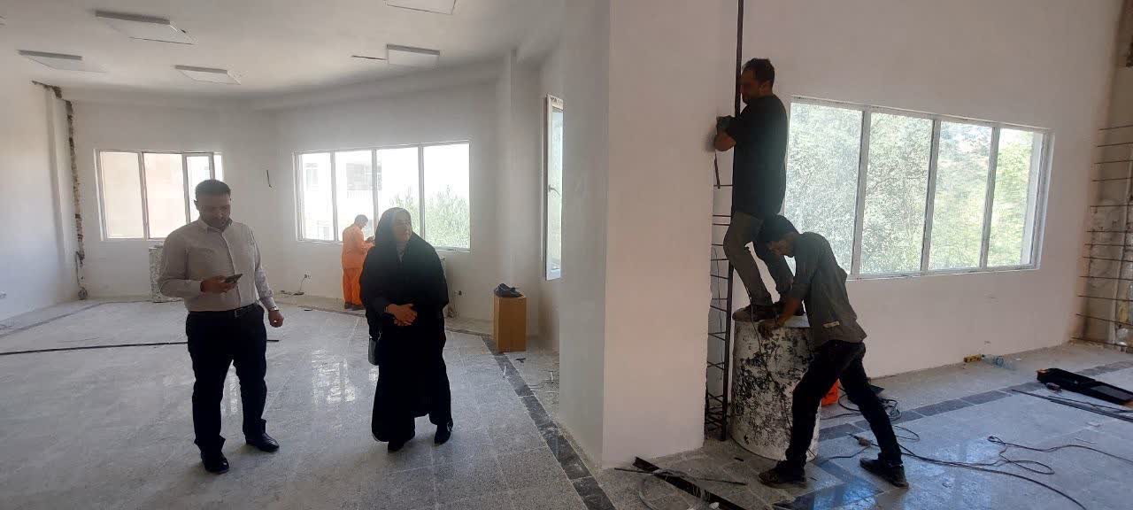 نخستین کتابخانه عمومی شهرستان به همت شهرداری و شورای اسلامی شهر طالقان در آستانه بهره برداری قرار گرفت