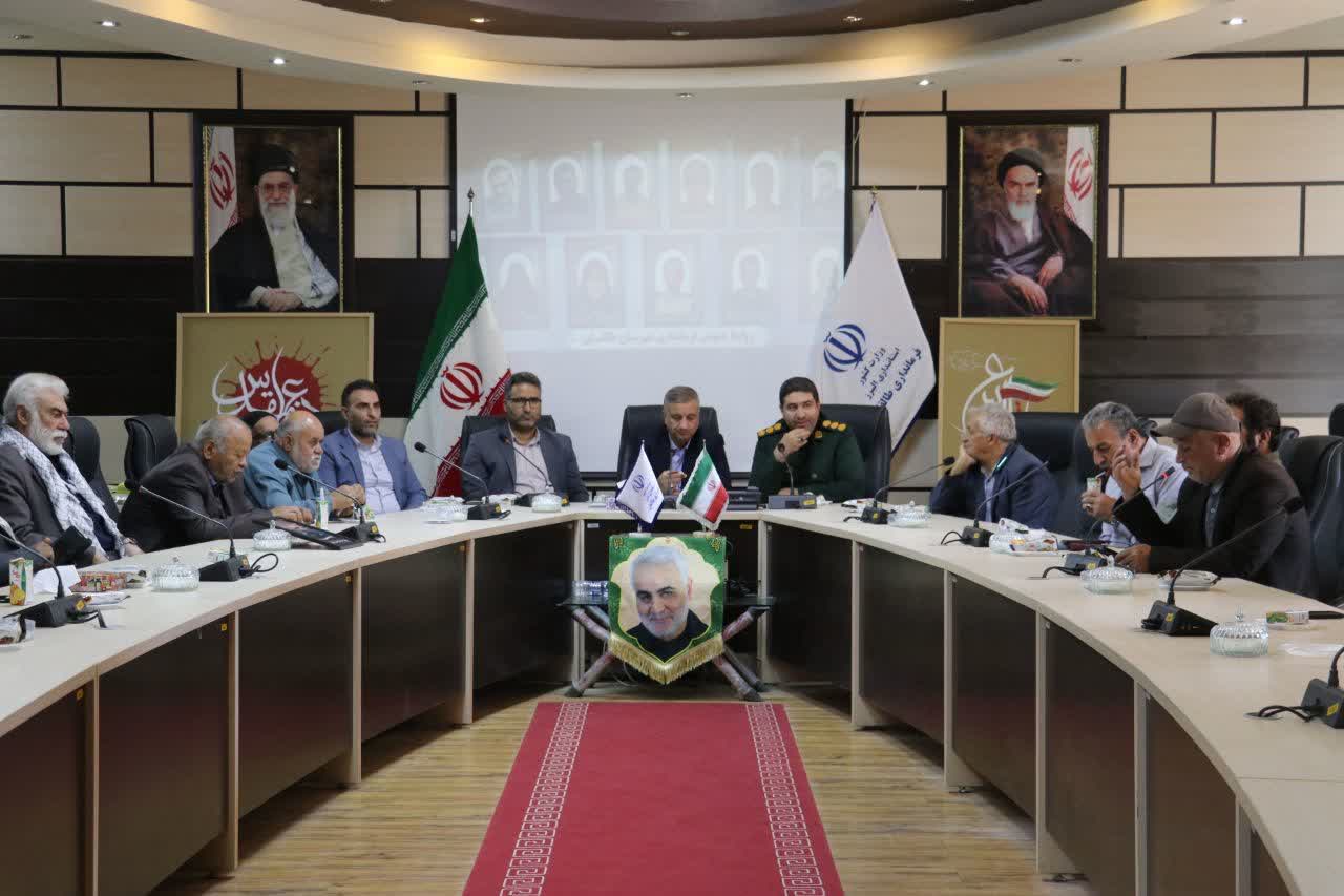 آیین تجلیل از پیشکسوتان دفاع مقدس و فعالان عرصه جهاد و مقاومت در شهرستان طالقان برگزار شد