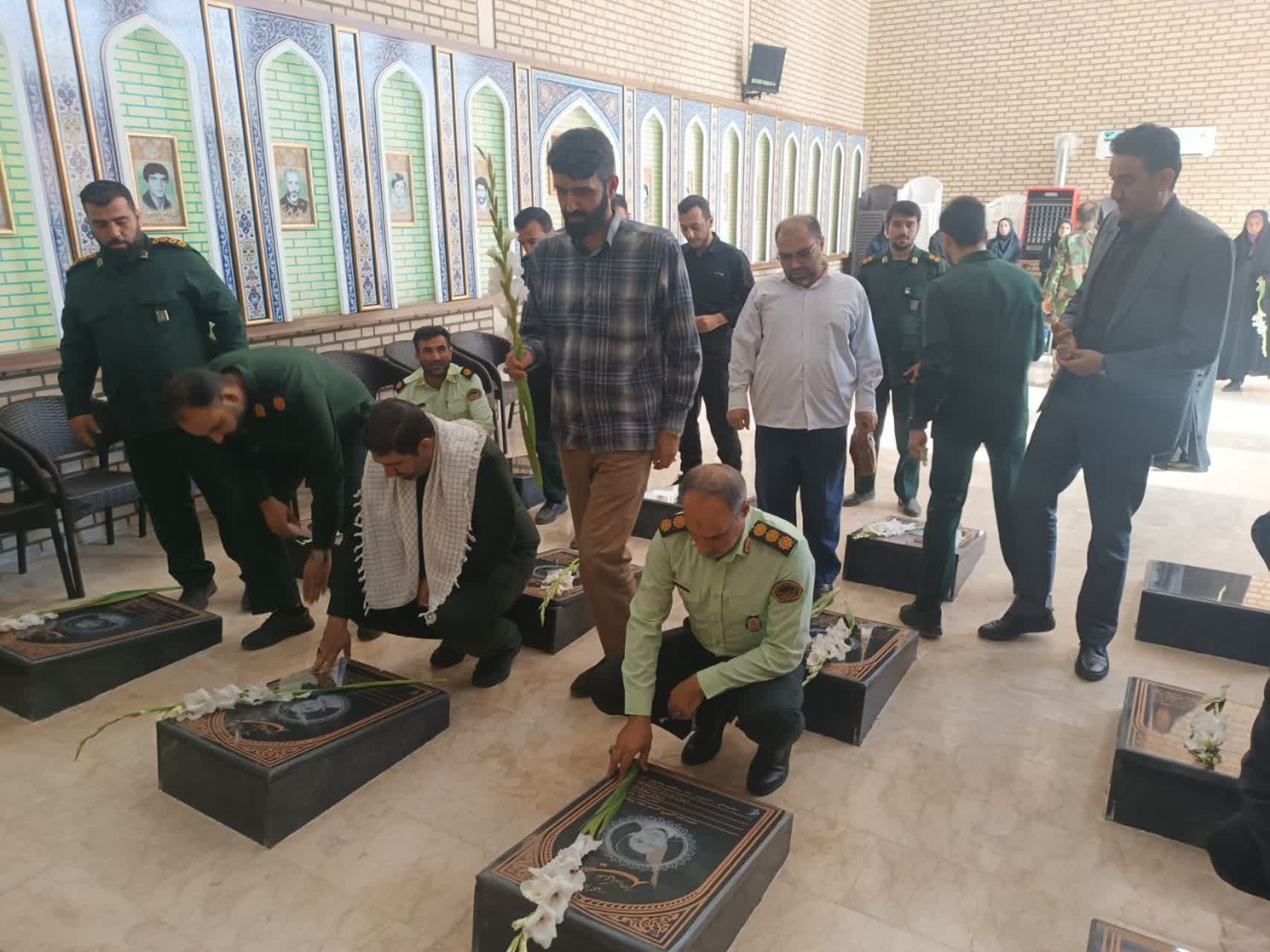 مراسم معنوی غبارروبی و گلباران یادمان و مزار مطهر شهدای والامقام محله‌های حسنجون و سیدآباد