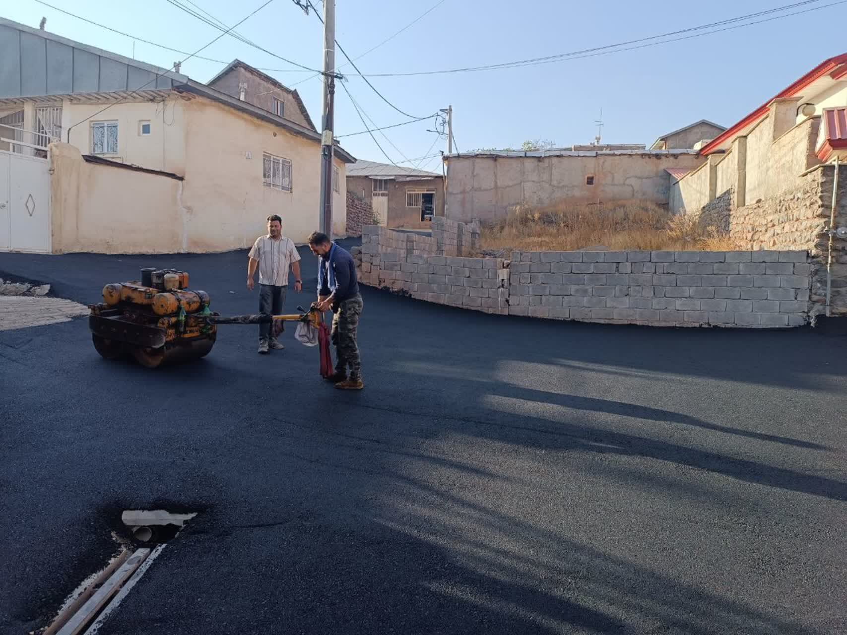 اجرای روکش آسفالت خیابان جانبازان محله خسبان