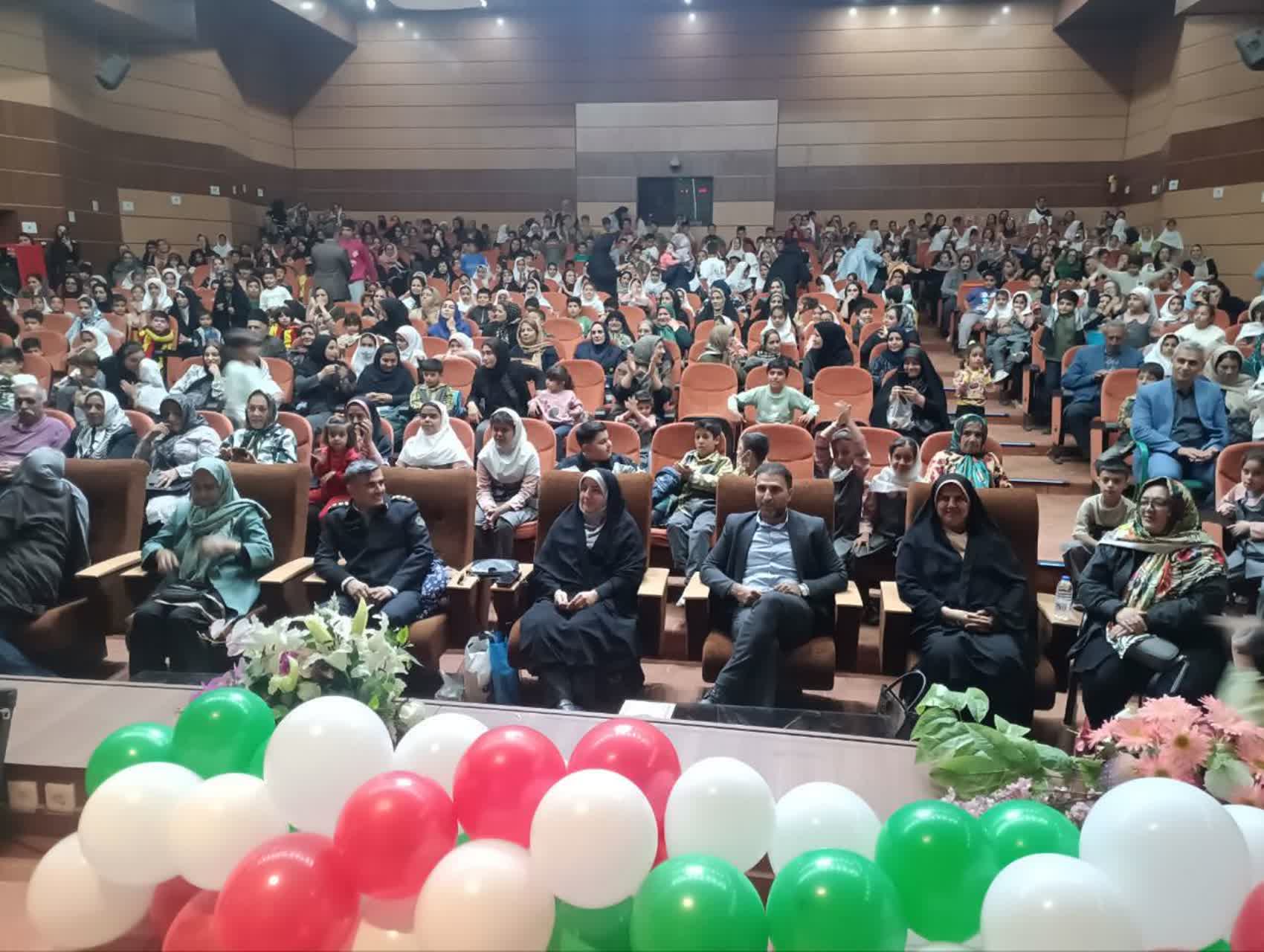 همایش «خانواده شاد، جامعه بانشاط» در شهرستان طالقان برگزار شد