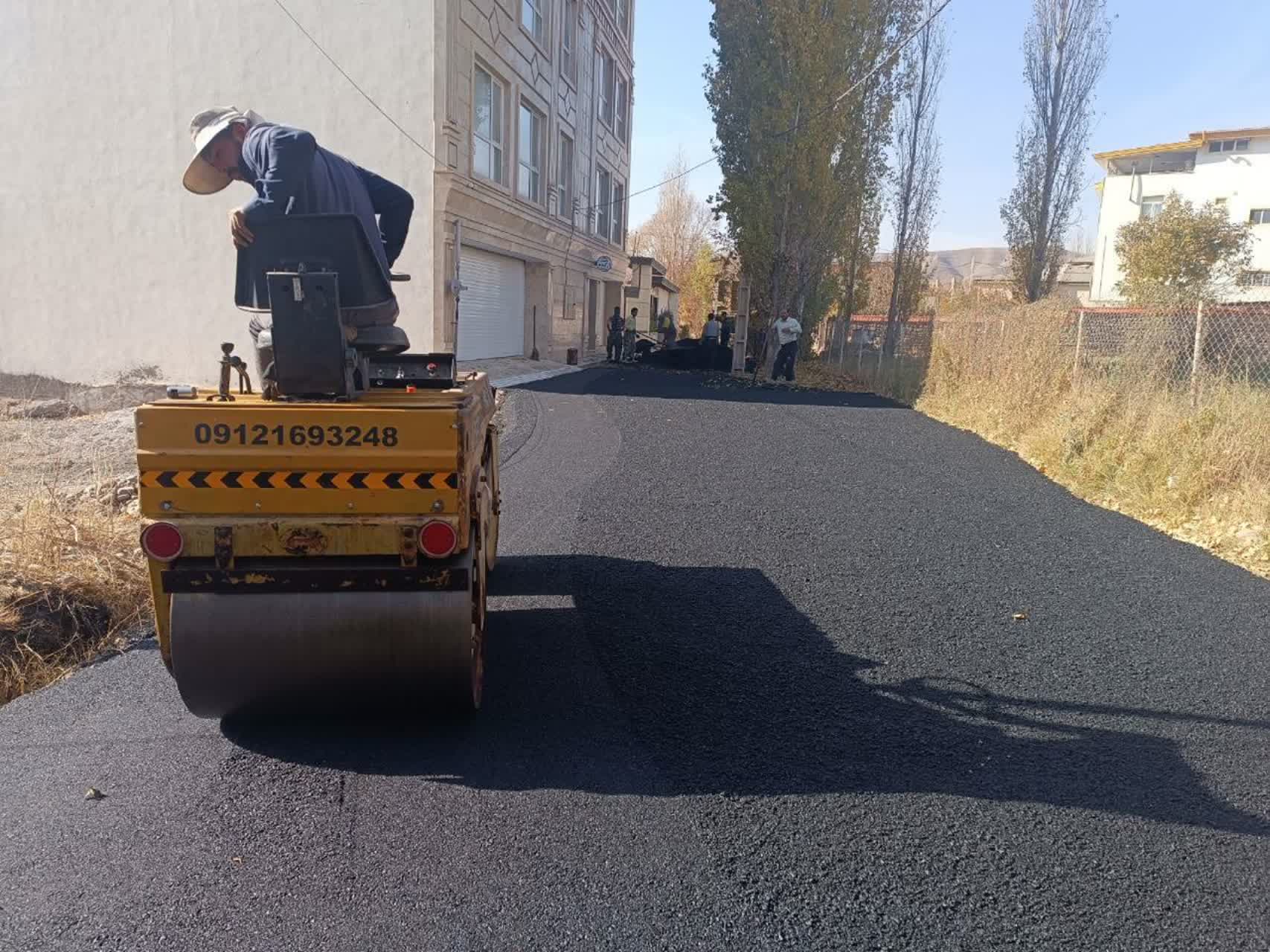 عملیات آسفالت خیابان فروردین