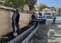 عملیات مخلوط ریزی و تسطیح حاشیه جداول خیابان سردار فرامرز عباسی