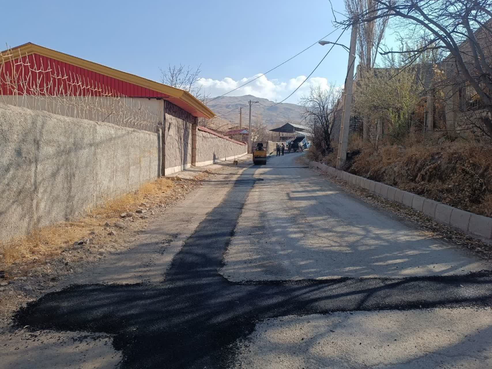 لکه گیری و آسفالت نوار حفاری ها  در  محله جزن