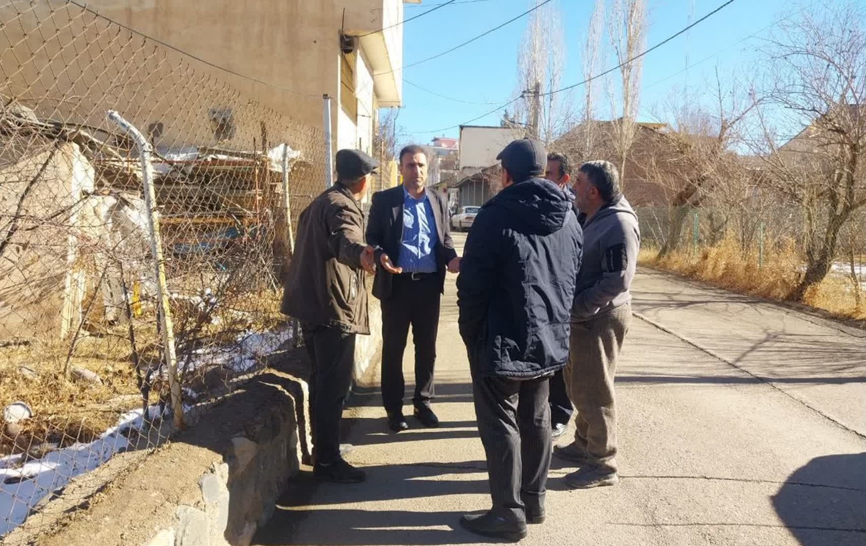 بازدید شهردار طالقان از املاک واقع در محدوده بلوار امام خمینی(ره) با حضور مالکان
