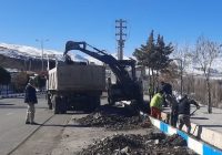 پاکسازی و جمع آوری نخاله های عمرانی از حاشیه بلوار طالقانی محدوده پیاده راه سلامت