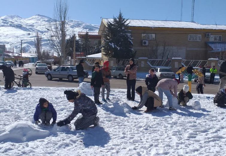 گزارش تصویری برگزاری جشنواره آدم برفی در شهر طالقان