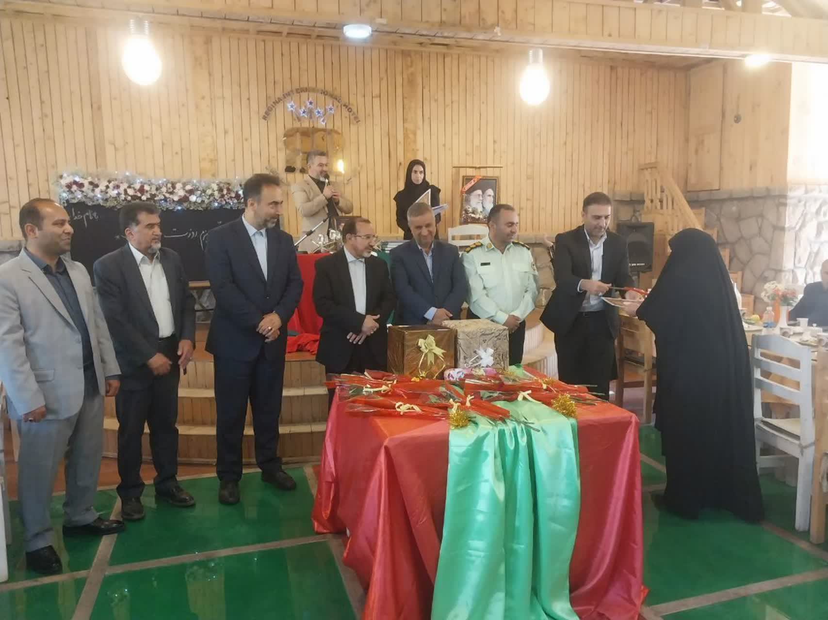 آیین بزرگداشت مقام معلم در طالقان با حضور مسئولان استانی و شهرستانی برگزار شد