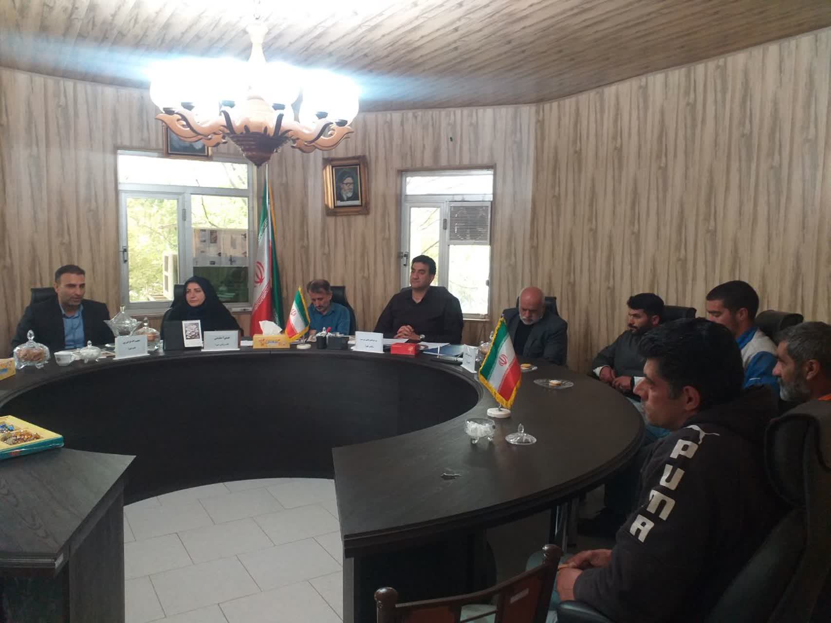 تجلیل از کارگران برتر و نمونه شهرداری طالقان در گرامیداشت روز جهانی کار و کارگر