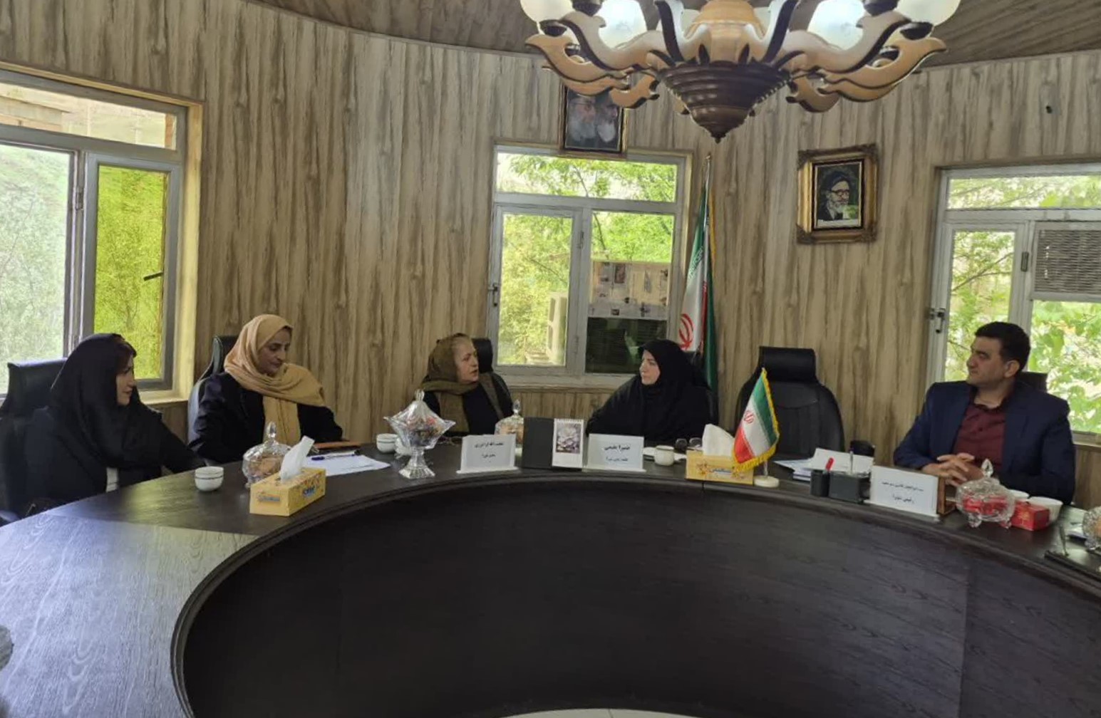 جلسه نمایندگان جمعی از بانوان محله حسنجون و سیدآباد با اعضای شورای اسلامی شهر طالقان