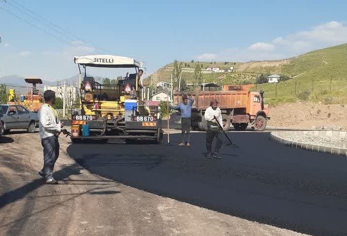 آغاز عملیات آسفالت میدان ورودی جزن (کمربندی)