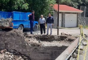بازدید میدانی رئیس شورای اسلامی شهر و شهردار طالقان از روند تعریض پل محله کولج پایین