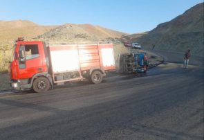 واژگونی یک دستگاه خودرو در جاده جدید طالقان ـ هشتگرد و امداد رسانی آتشنشانان شهرداری طالقان
