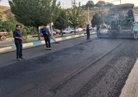 عملیات آسفالت بلوار امام خمینی (لاین خروجی) روبروی جاده جدید تا محدوده فروشگاه ایلوند
