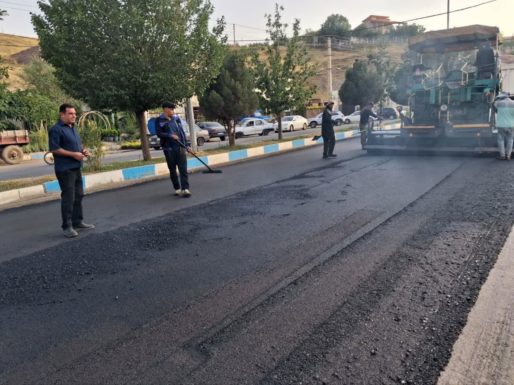 عملیات  آسفالت  بلوار امام خمینی (لاین خروجی) روبروی جاده جدید تا محدوده  فروشگاه ایلوند