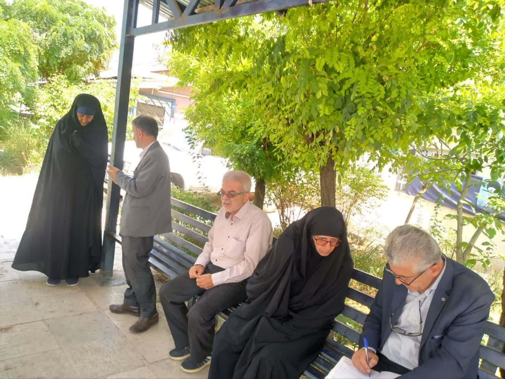 میز خدمت این هفته نماز جمعه شهرستان با میزبانی شهرداری و شورای اسلامی شهر طالقان برگزار شد