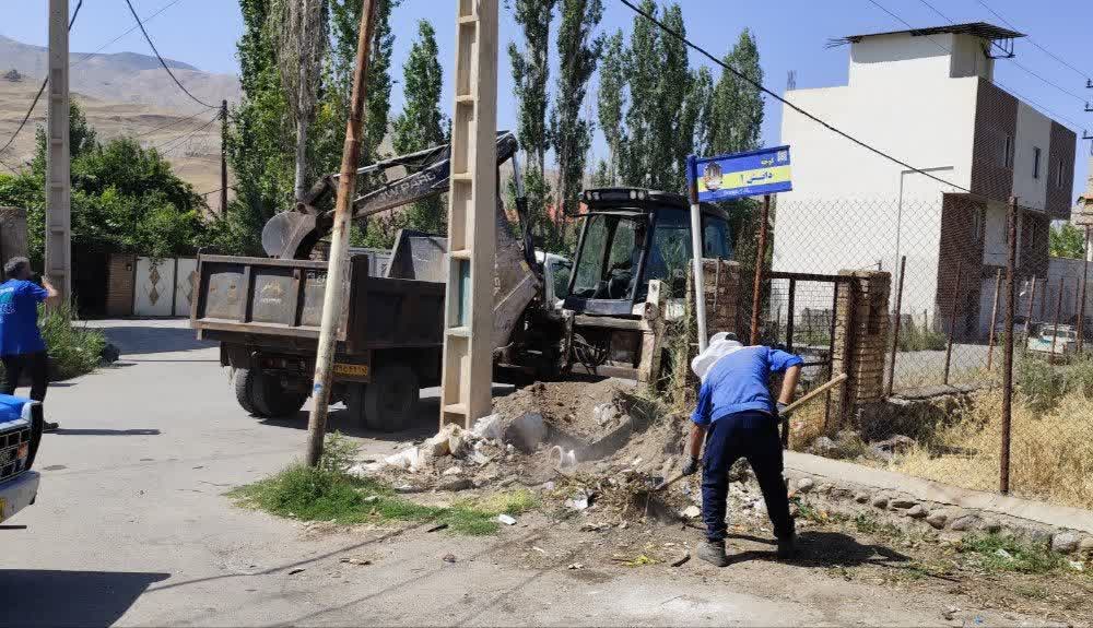 جمع‌آوری نخاله‌های ساختمانی و خانگی از معابر سطح شهر