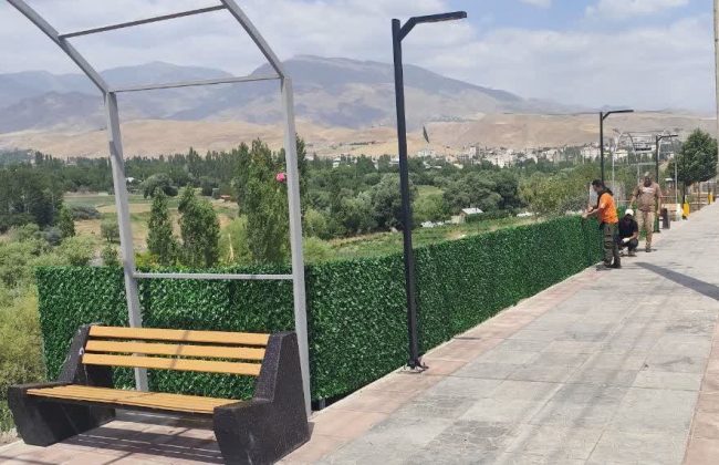 نصب فنس چمنی در حاشیه پیادهراه سلامت