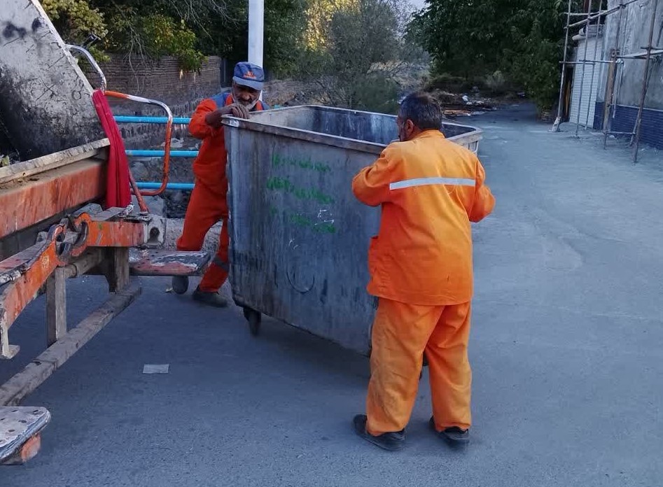 تداوم پاکسازی، جمعآوری و حمل شبانهروزی زبالههای سطح شهر